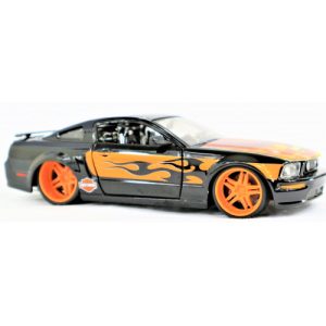 2006 FORD MUSTANG GT | HARLEY DAVIDSON CUSTOM | MODEL CAR  | DIE-CAST 1:24 SCALE | MAISTO #32169