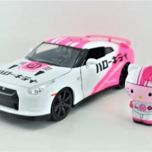 Hello Kitty and 2009 Nissan GT-R (R-35) Model Car Die-cast 1:24 Scale